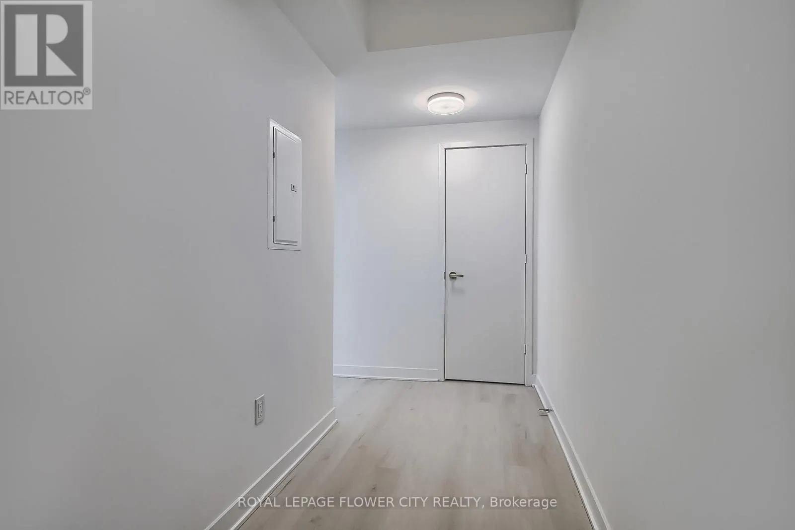 5704 - 3900 CONFEDERATION PARKWAY