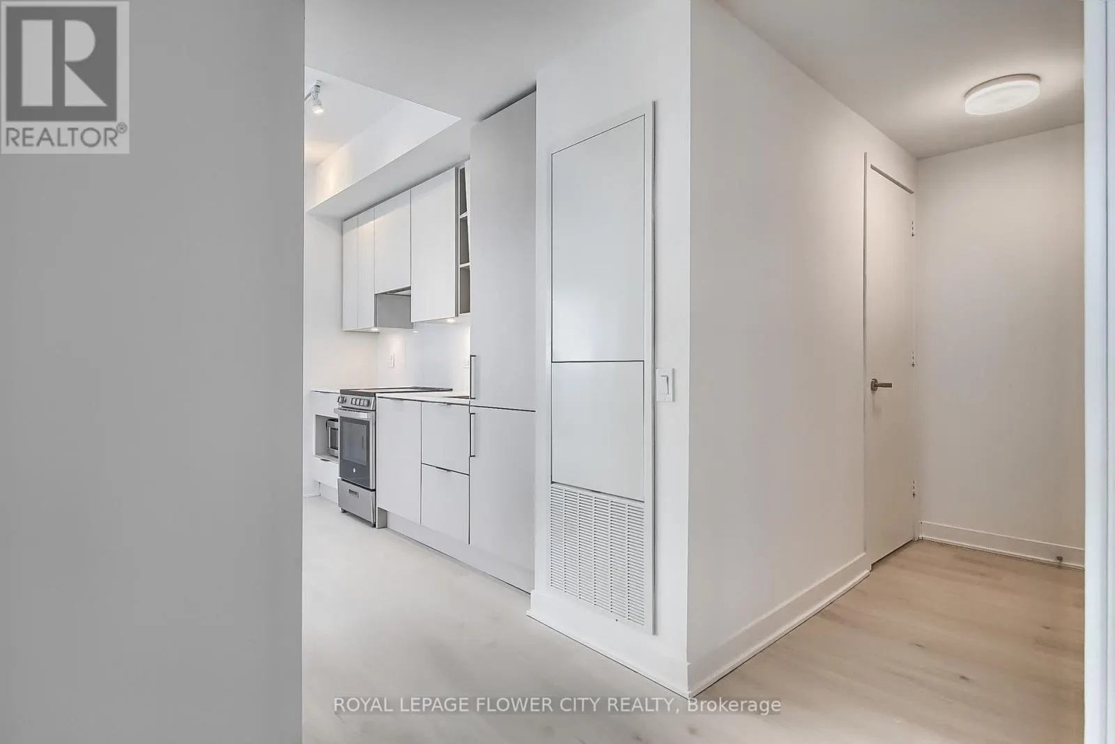 5704 - 3900 CONFEDERATION PARKWAY