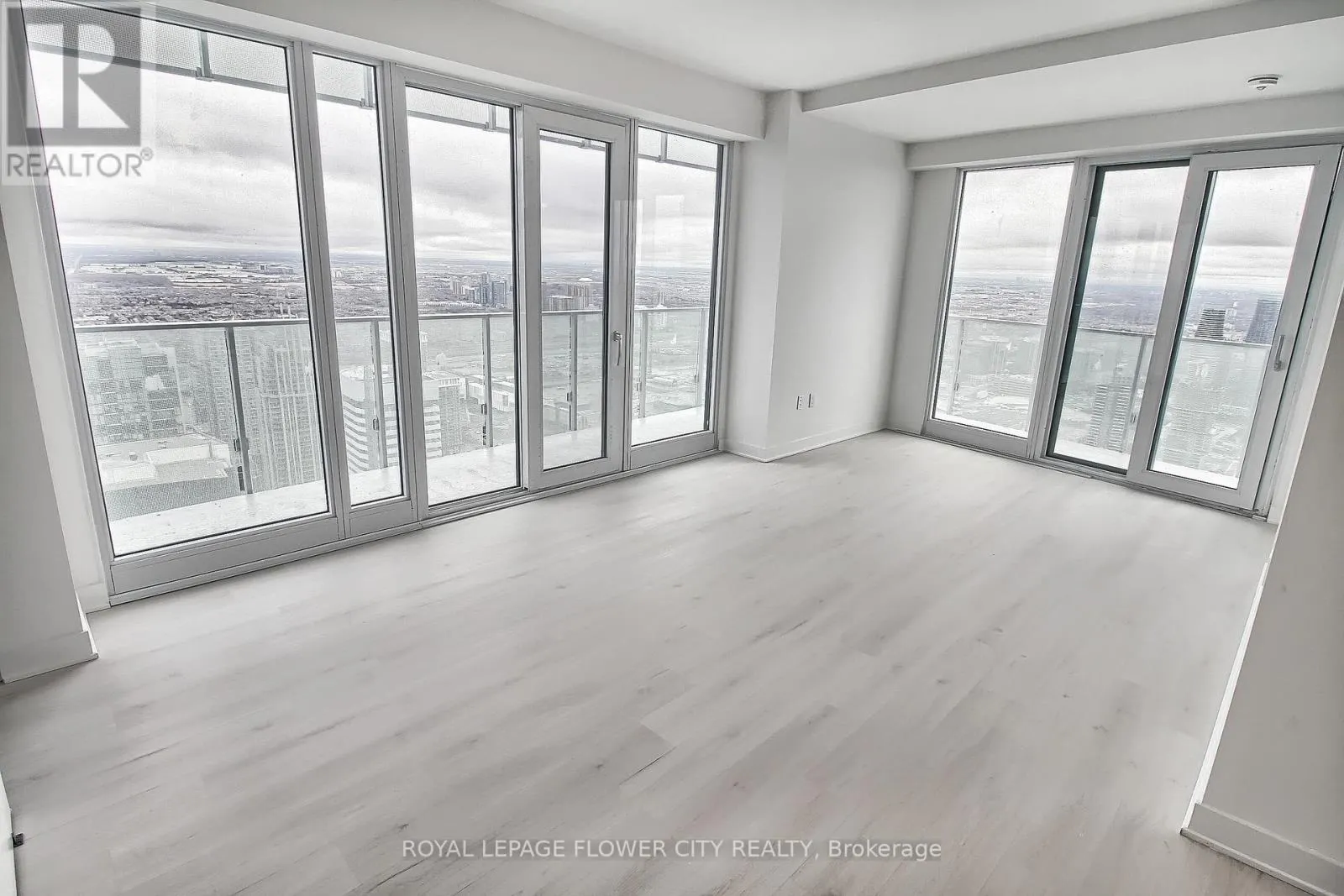 5704 - 3900 CONFEDERATION PARKWAY