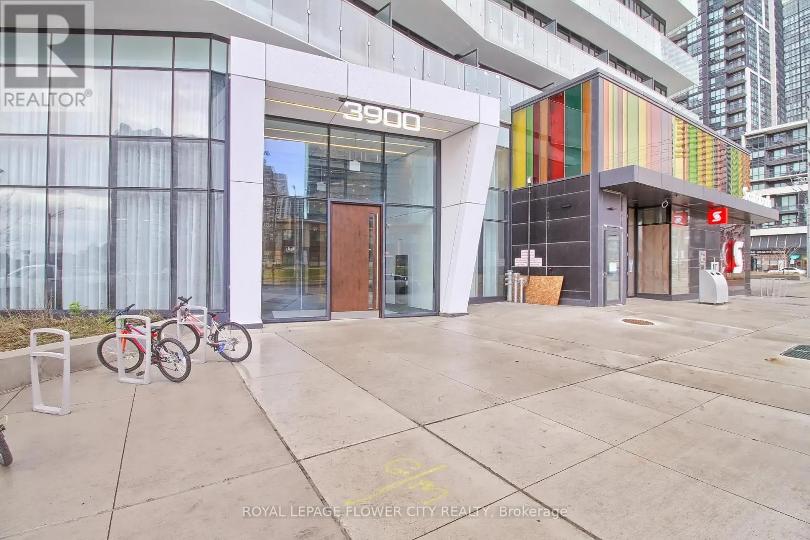 5704 - 3900 CONFEDERATION PARKWAY