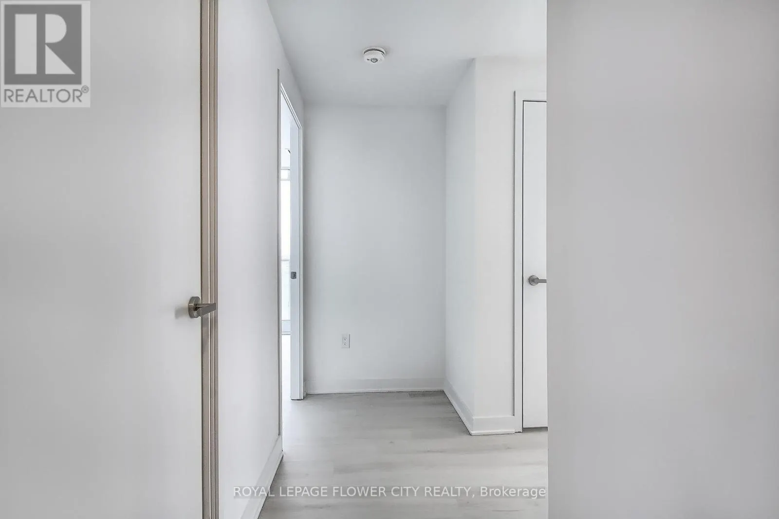 5704 - 3900 CONFEDERATION PARKWAY