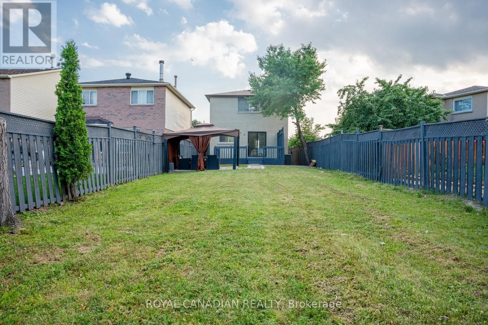 60 CHERRYTREE DRIVE W