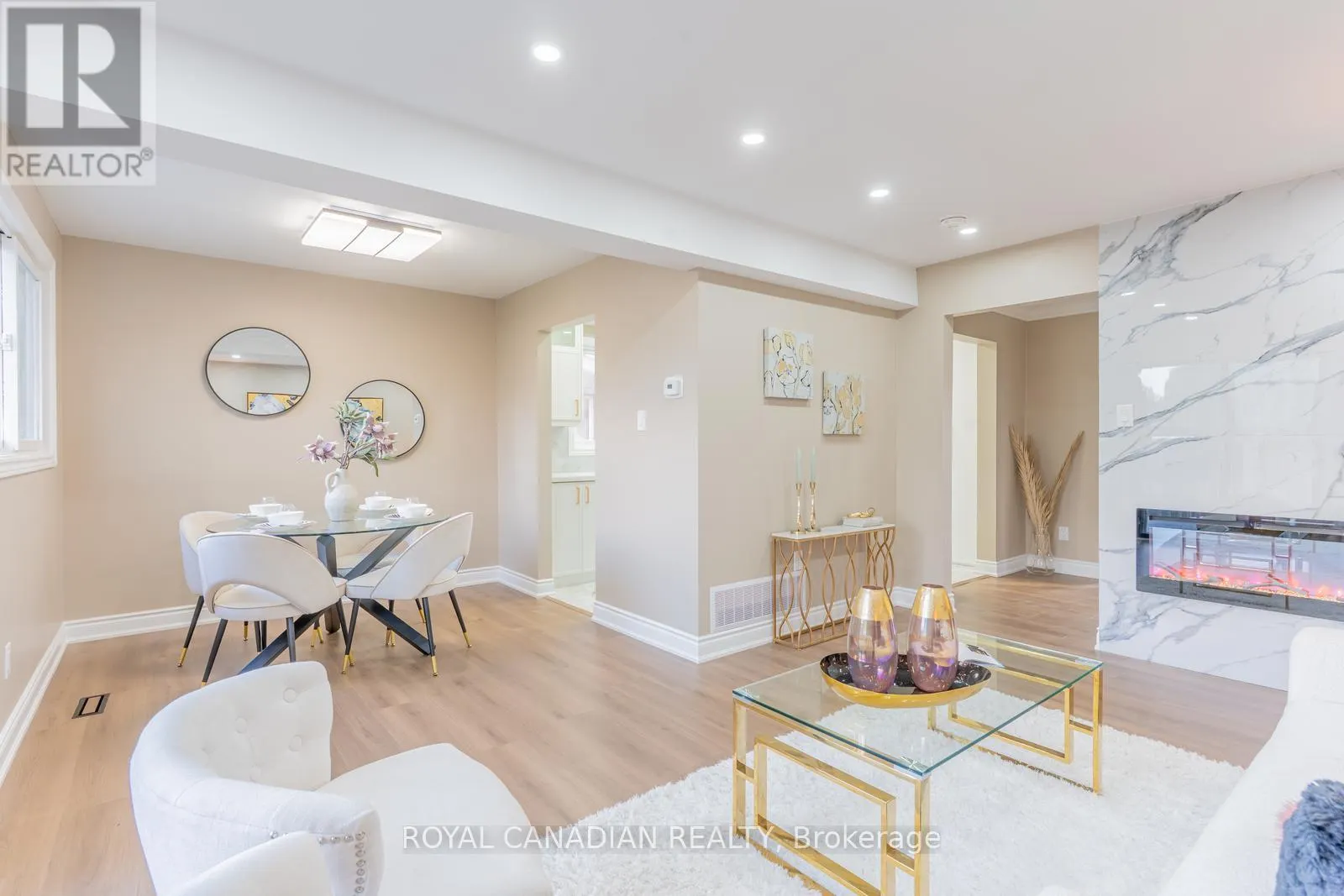 60 CHERRYTREE DRIVE W