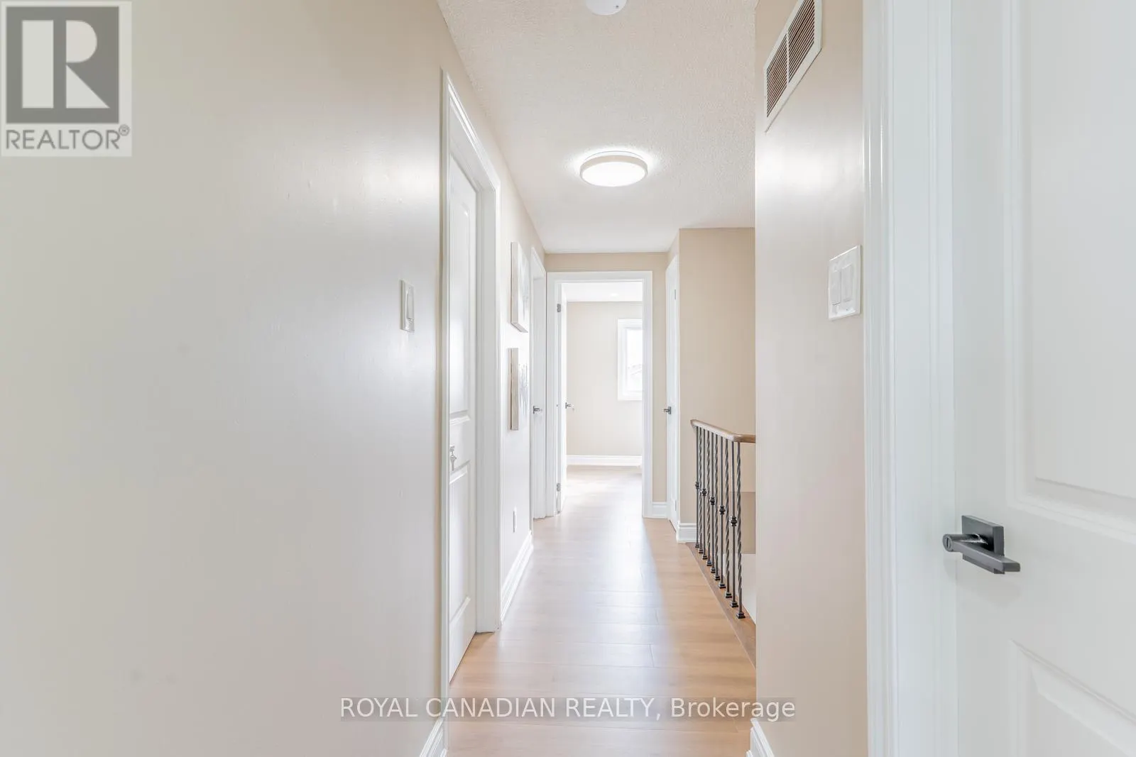 60 CHERRYTREE DRIVE W