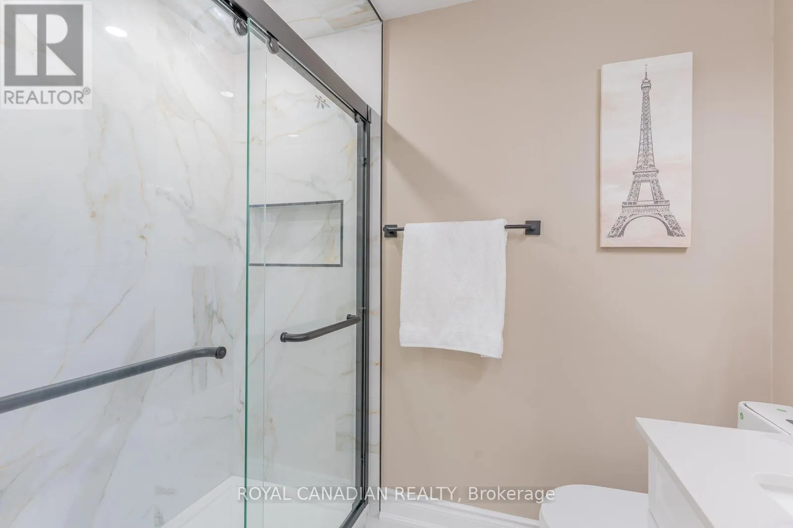 60 CHERRYTREE DRIVE W