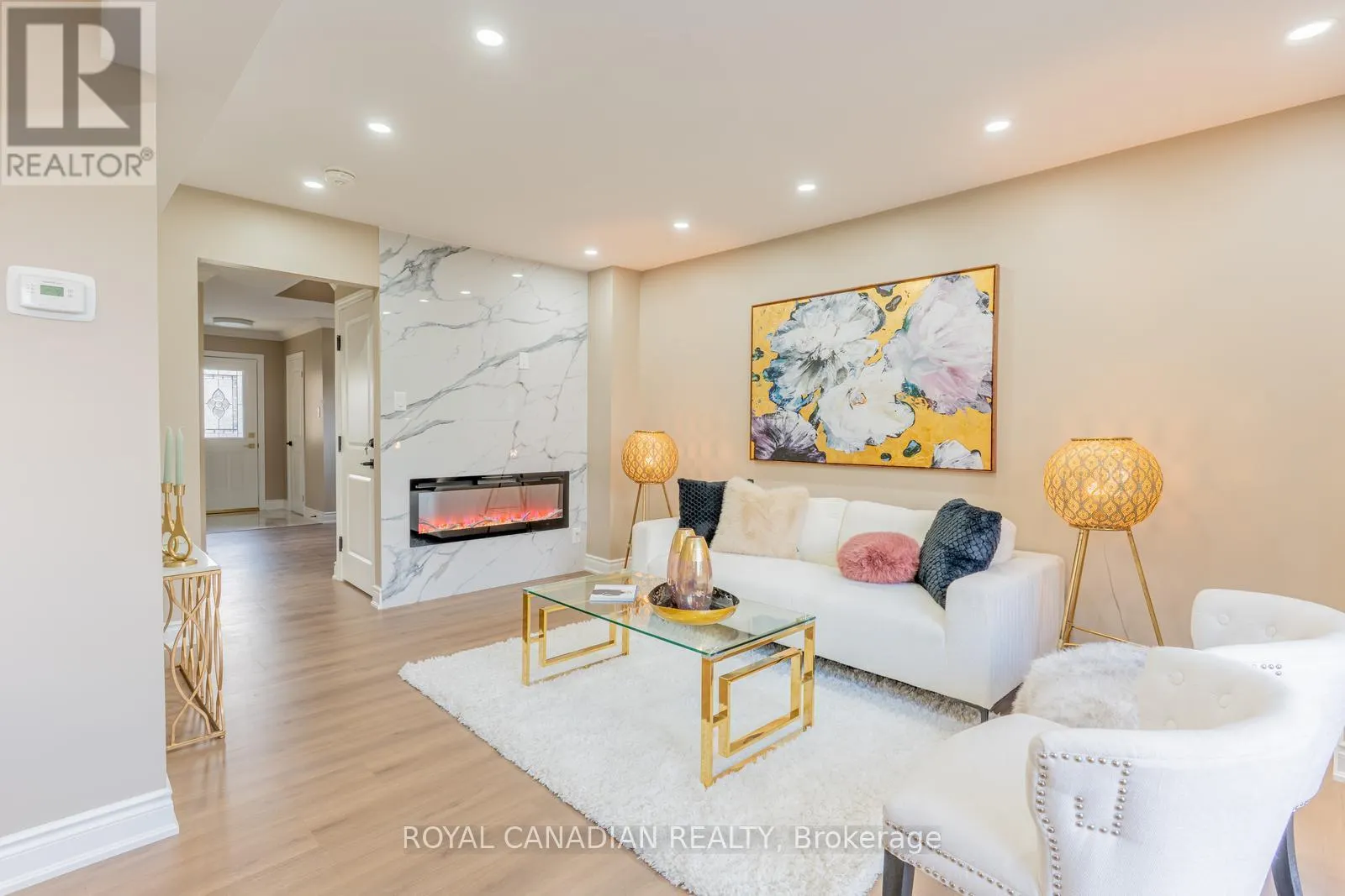 60 CHERRYTREE DRIVE W