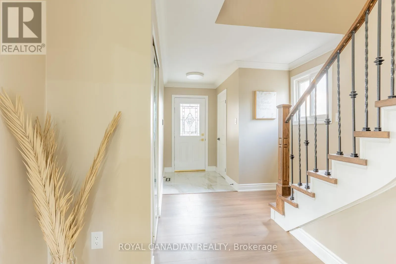 60 CHERRYTREE DRIVE W