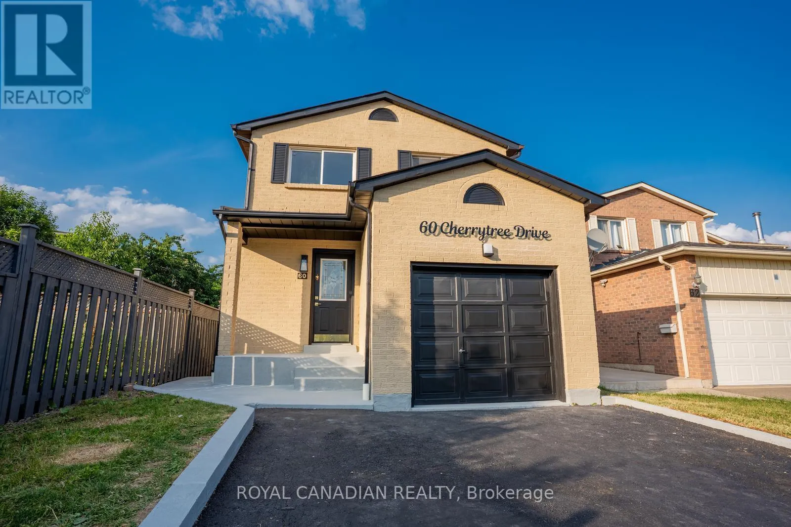 60 CHERRYTREE DRIVE W