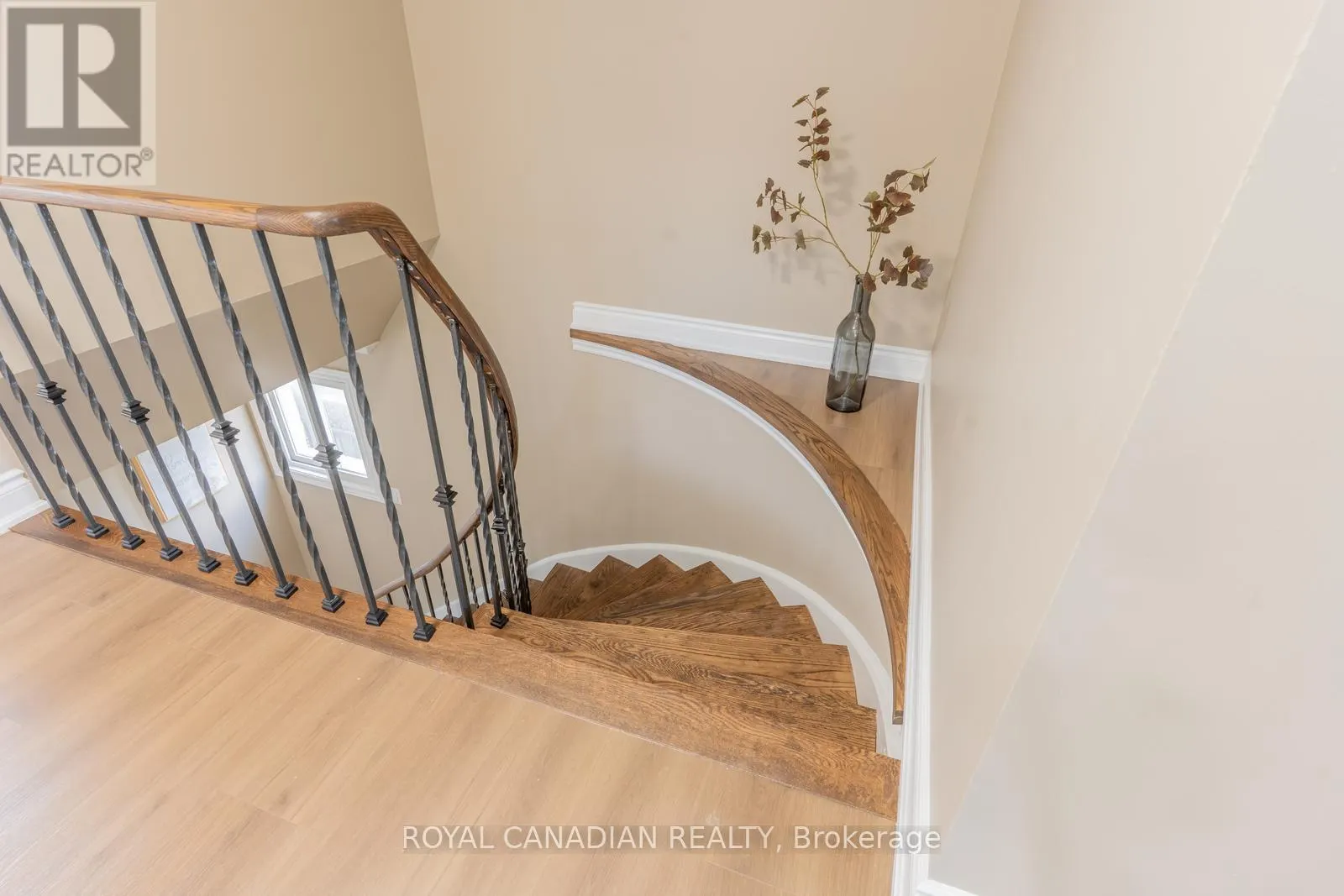 60 CHERRYTREE DRIVE W