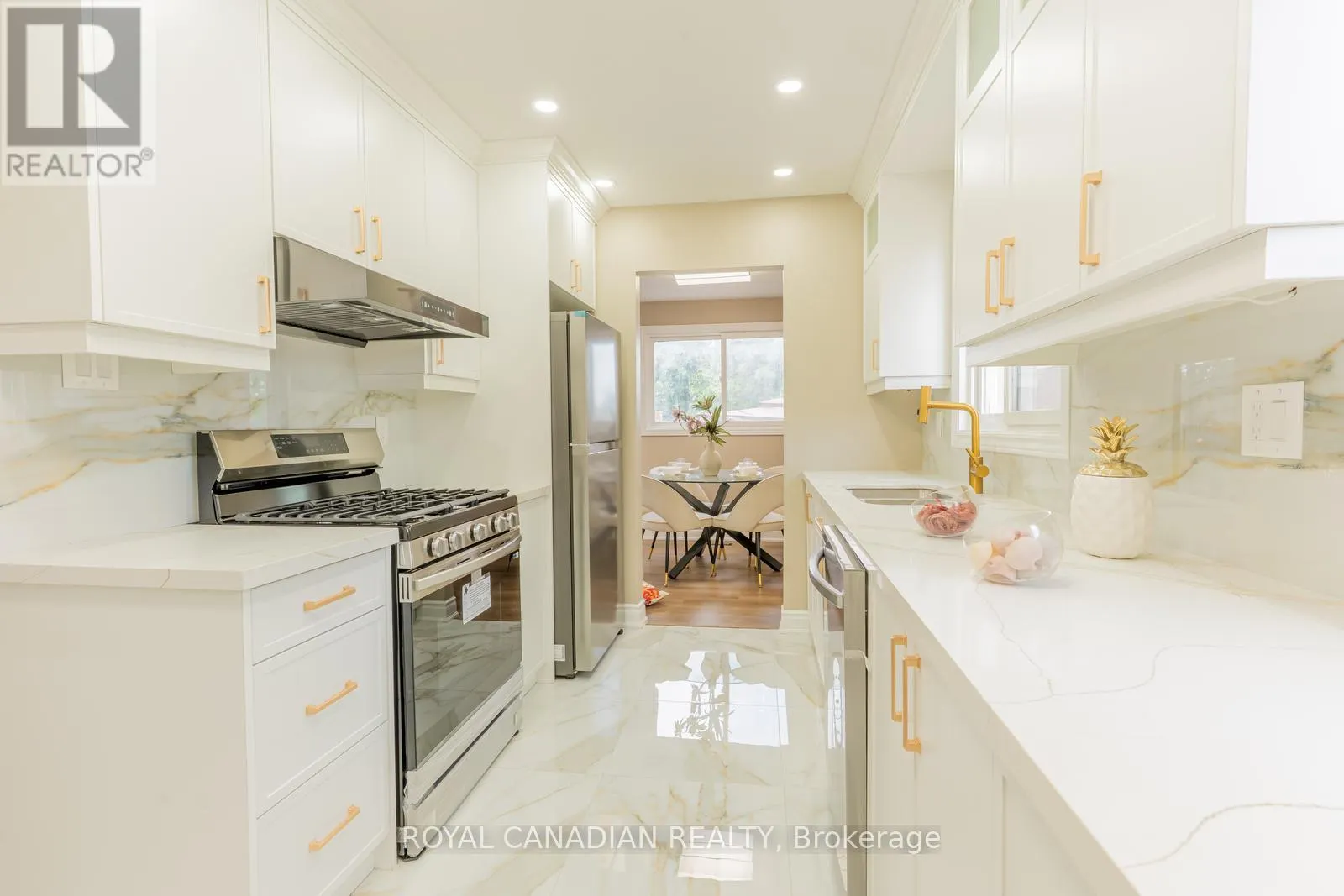 60 CHERRYTREE DRIVE W