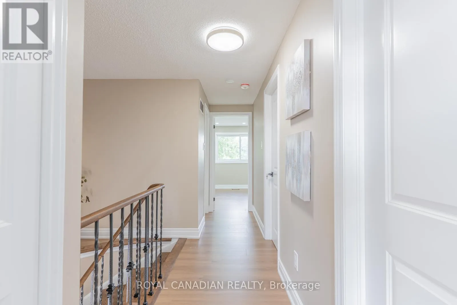 60 CHERRYTREE DRIVE W