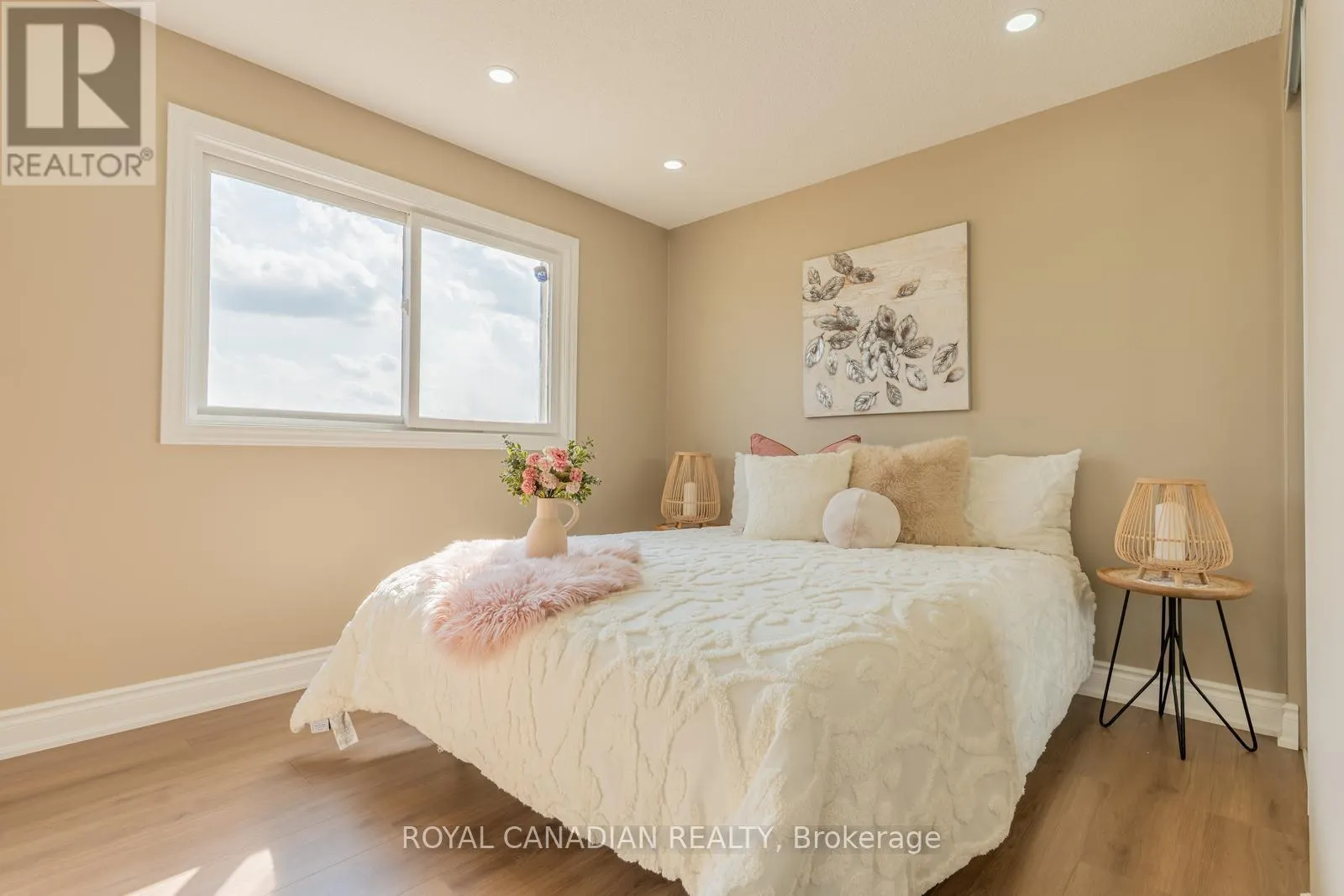 60 CHERRYTREE DRIVE W