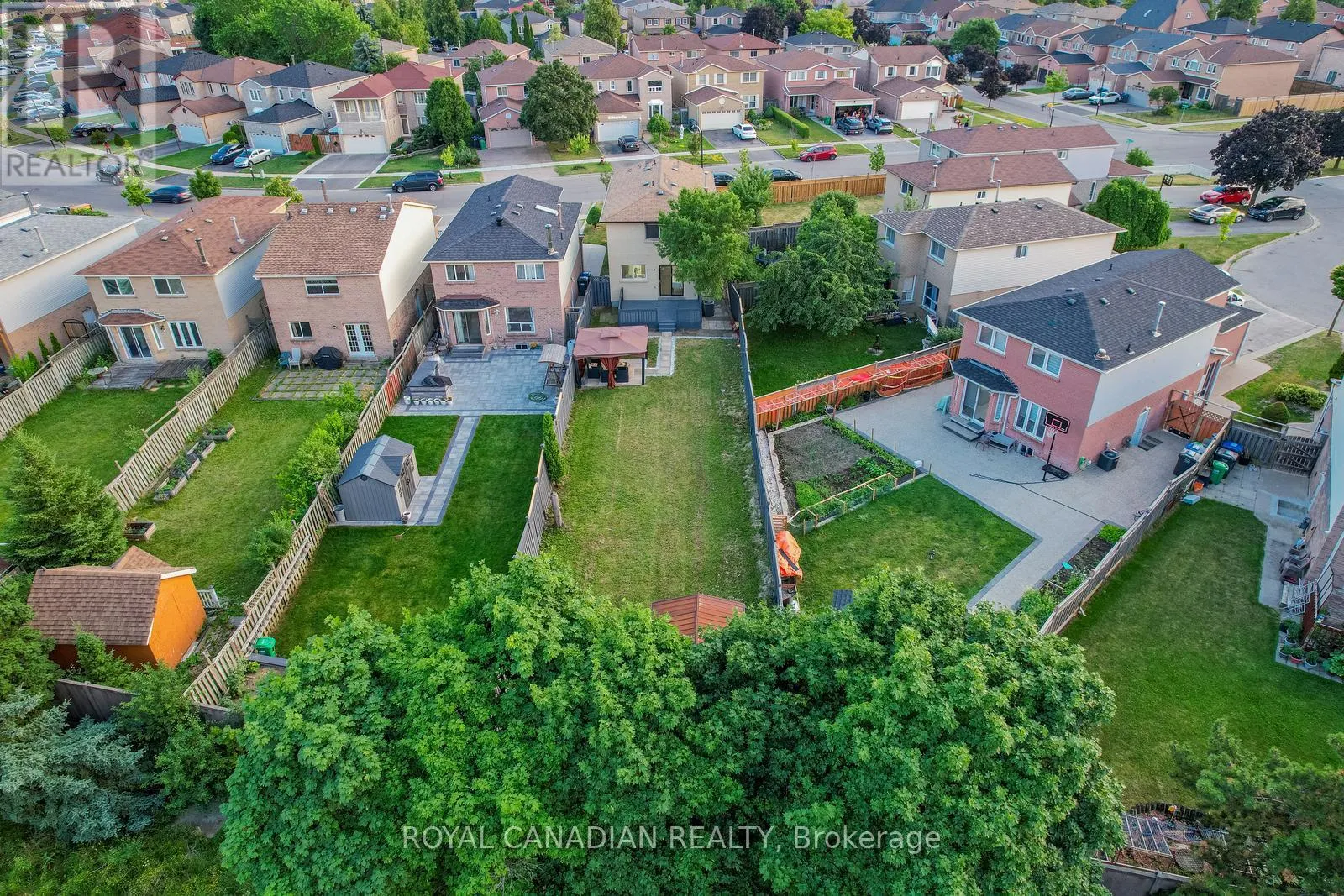 60 CHERRYTREE DRIVE W