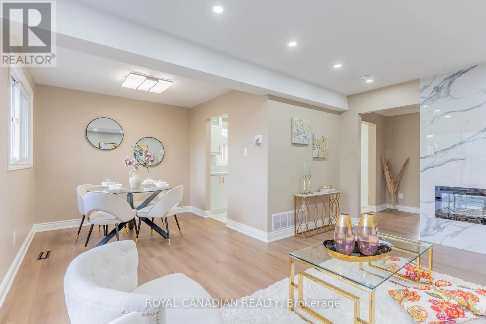 60 CHERRYTREE DRIVE W