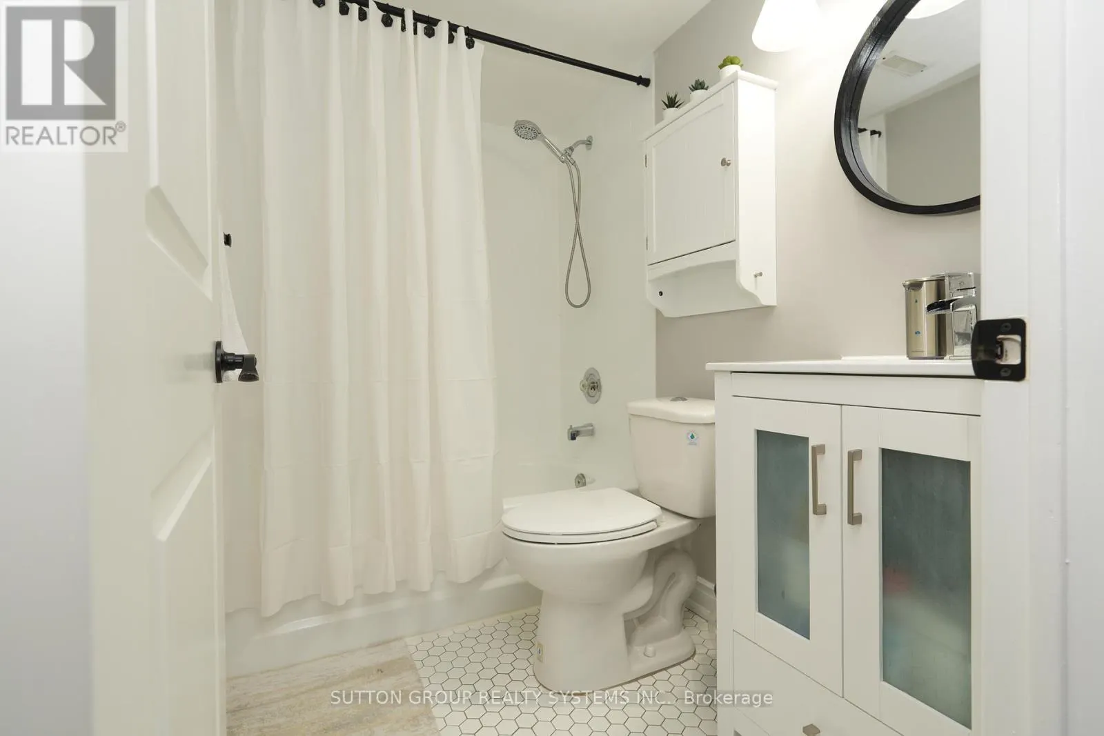 183 - 103 BRISTOL ROAD E