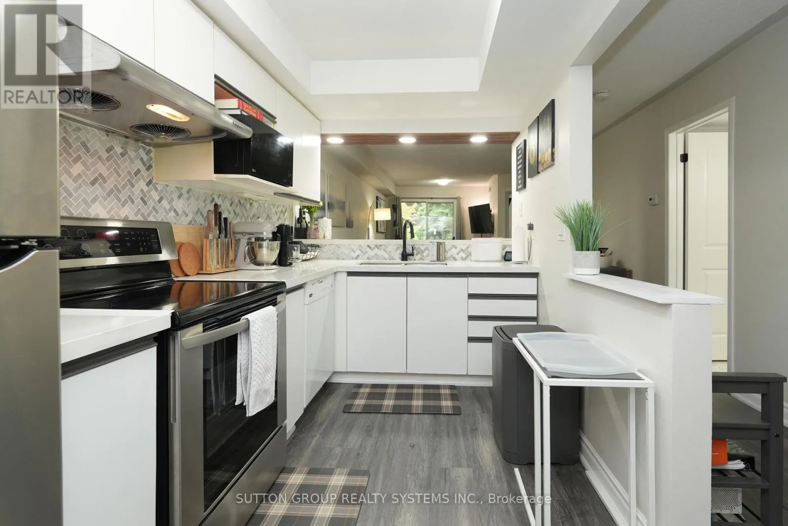 183 - 103 BRISTOL ROAD E