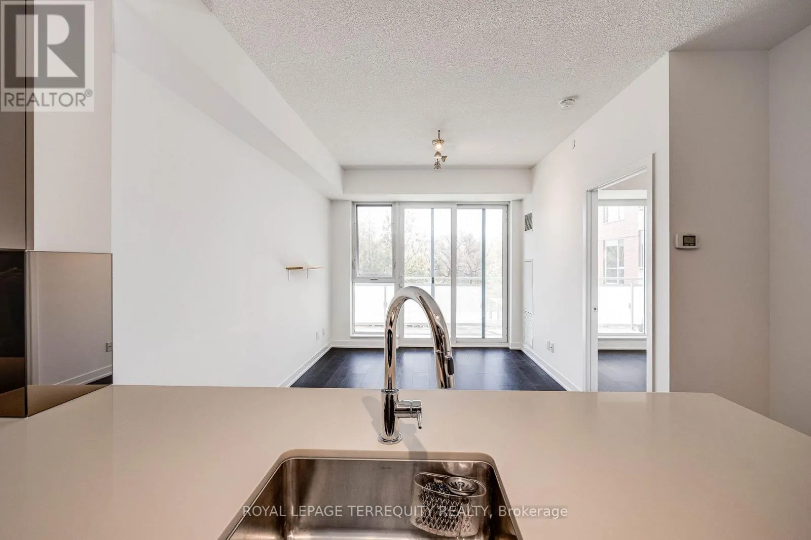 421 - 1830 BLOOR STREET W