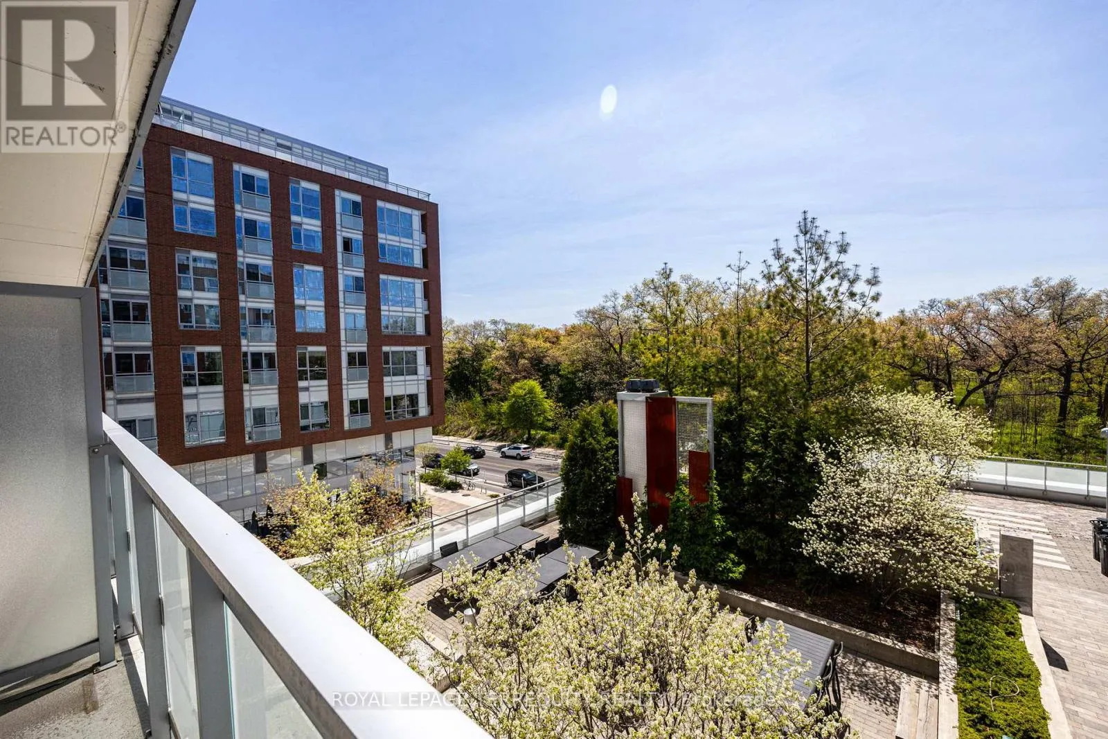 421 - 1830 BLOOR STREET W