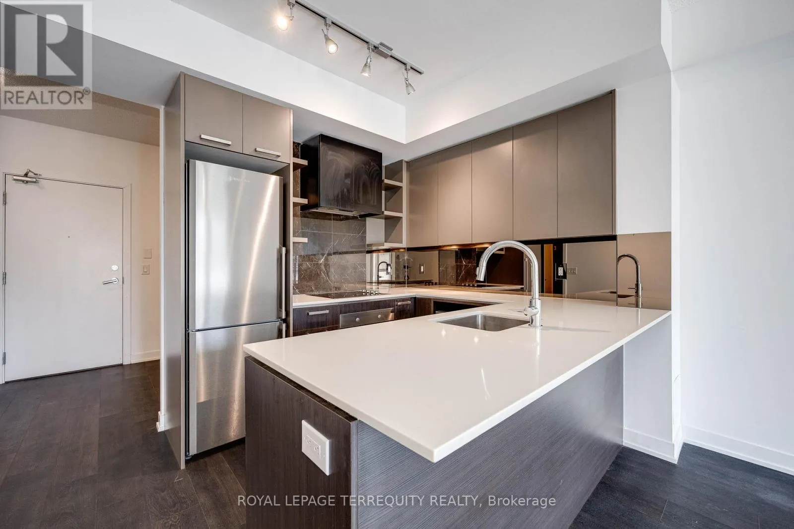 421 - 1830 BLOOR STREET W