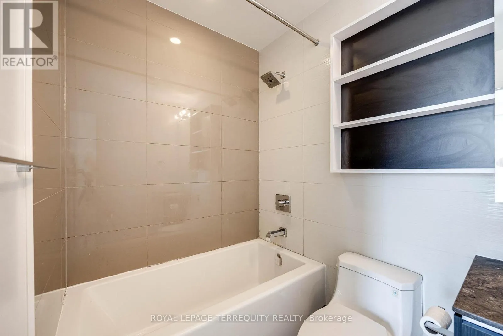 421 - 1830 BLOOR STREET W