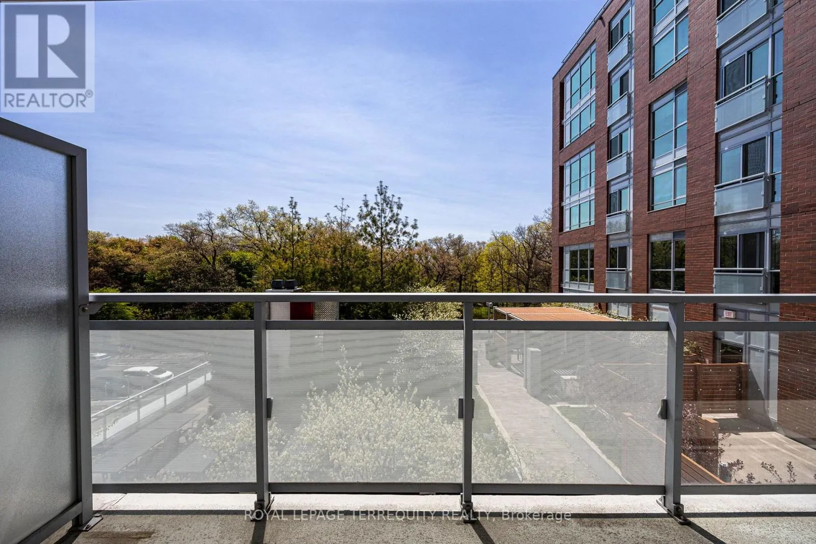 421 - 1830 BLOOR STREET W