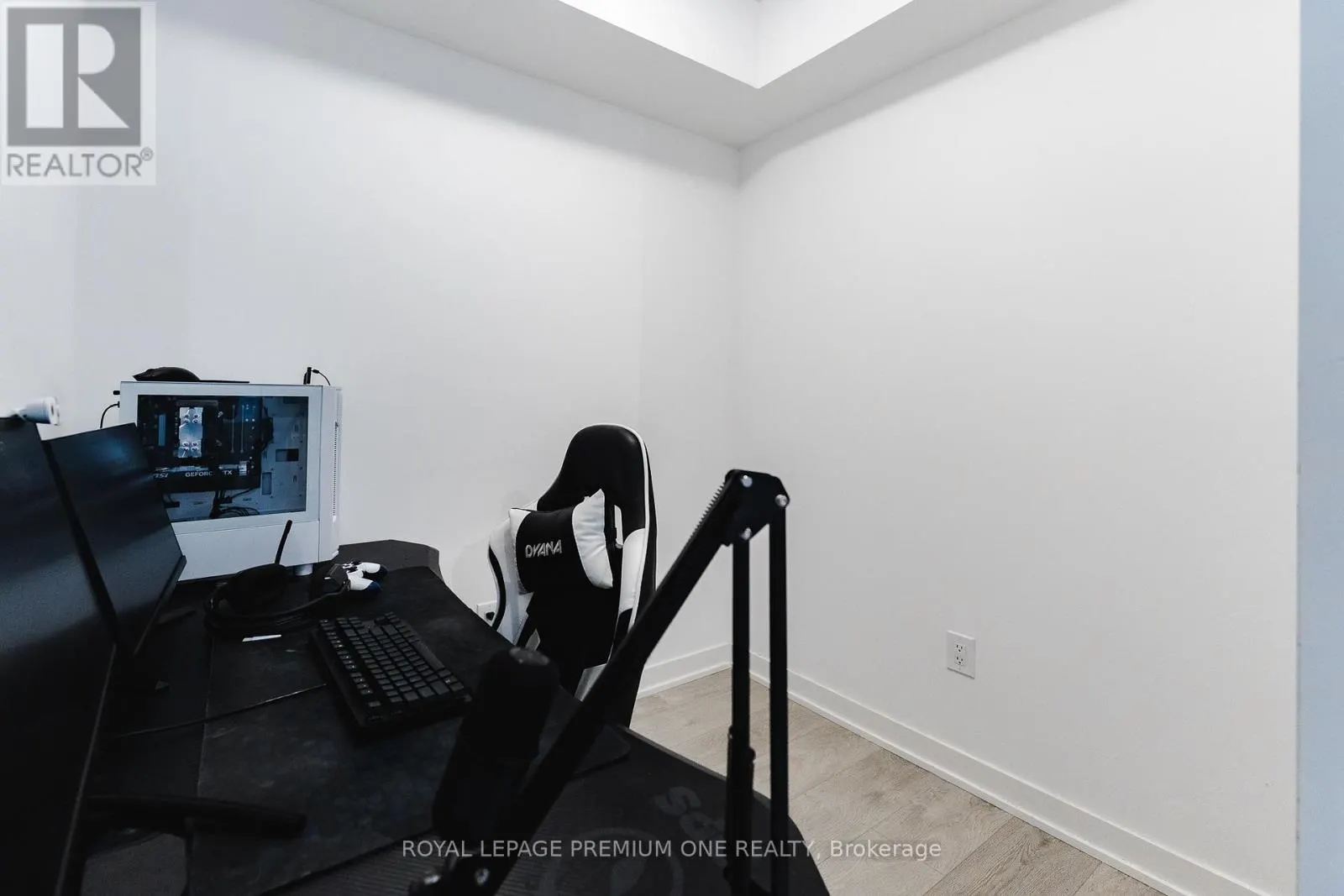 1402 - 36 ZORRA STREET