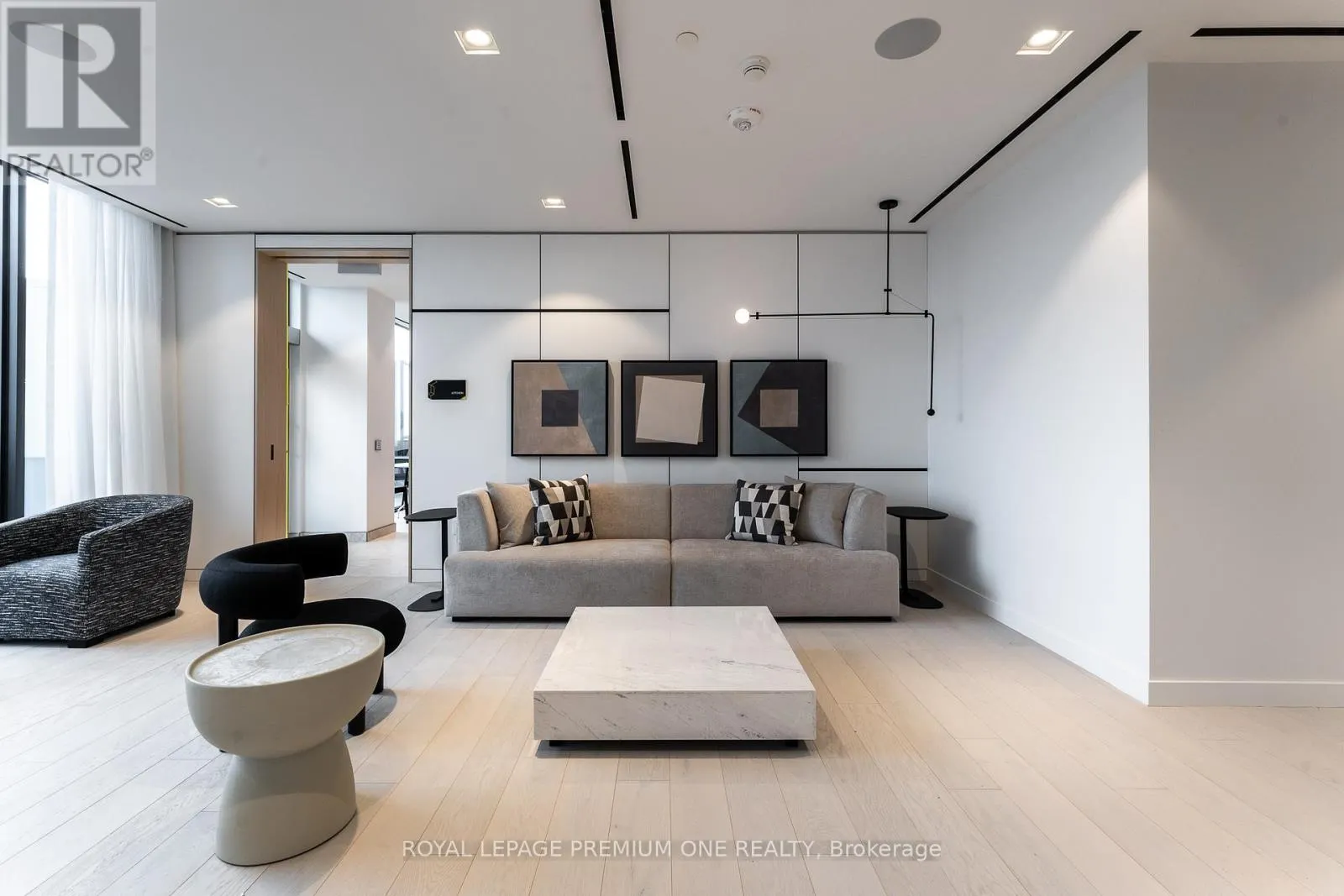 1402 - 36 ZORRA STREET