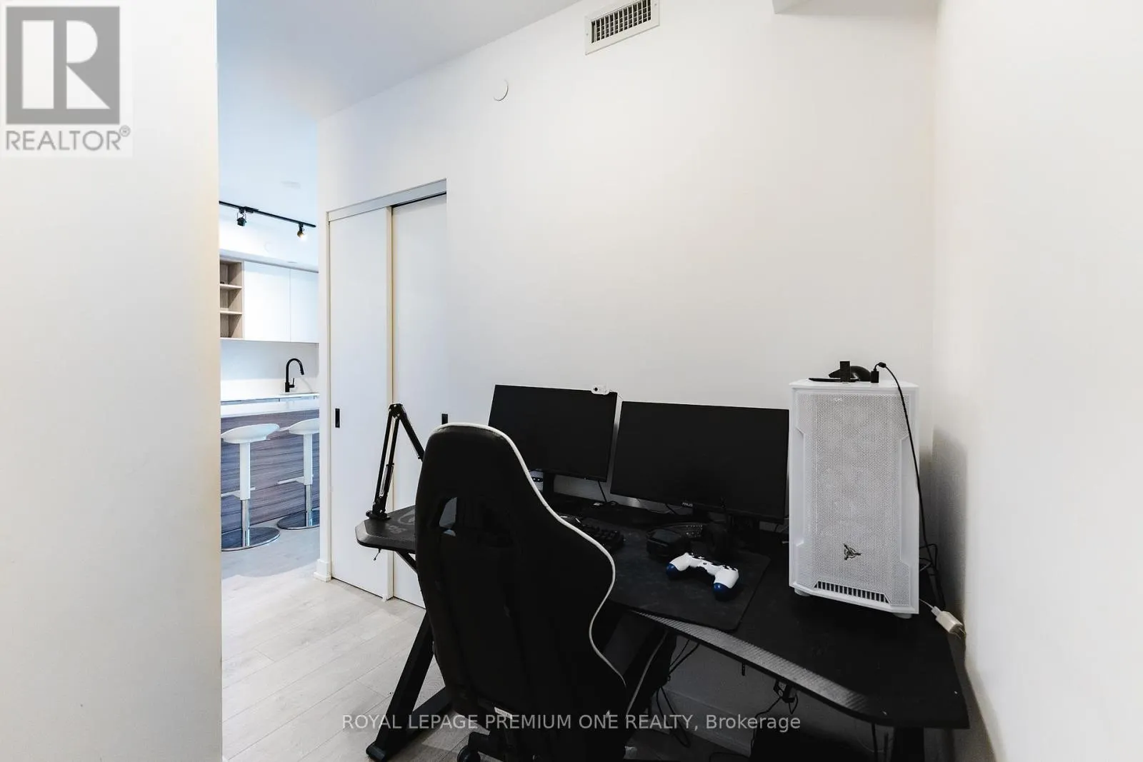 1402 - 36 ZORRA STREET