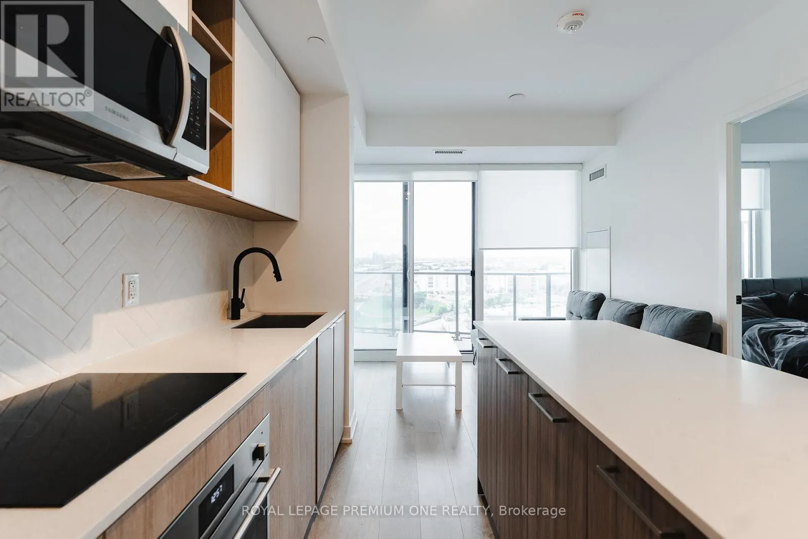 1402 - 36 ZORRA STREET