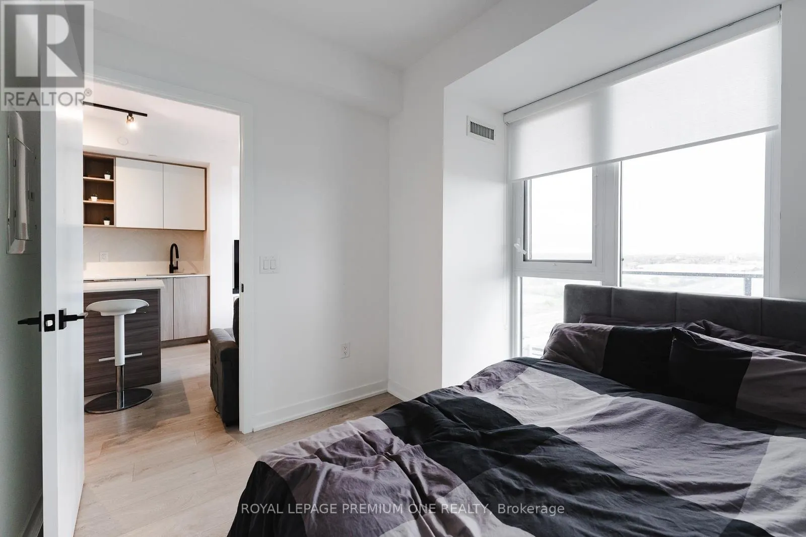 1402 - 36 ZORRA STREET