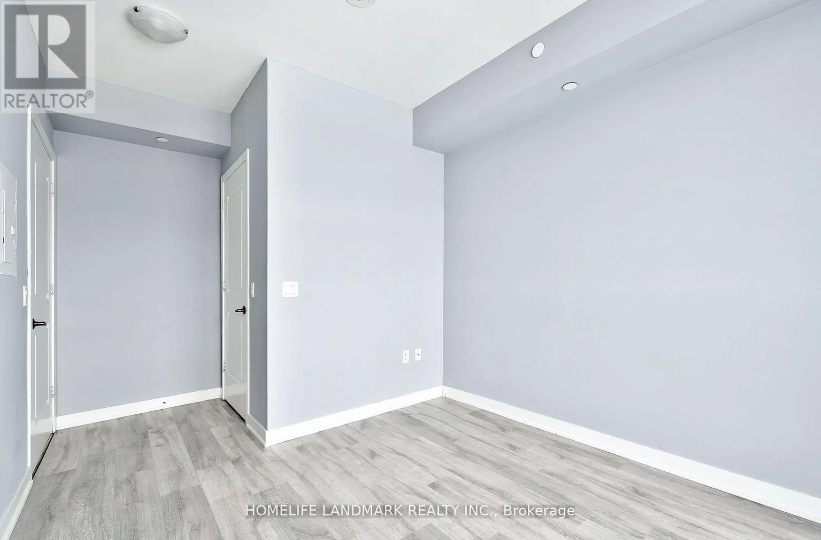 1606 - 4677 GLEN ERIN DRIVE