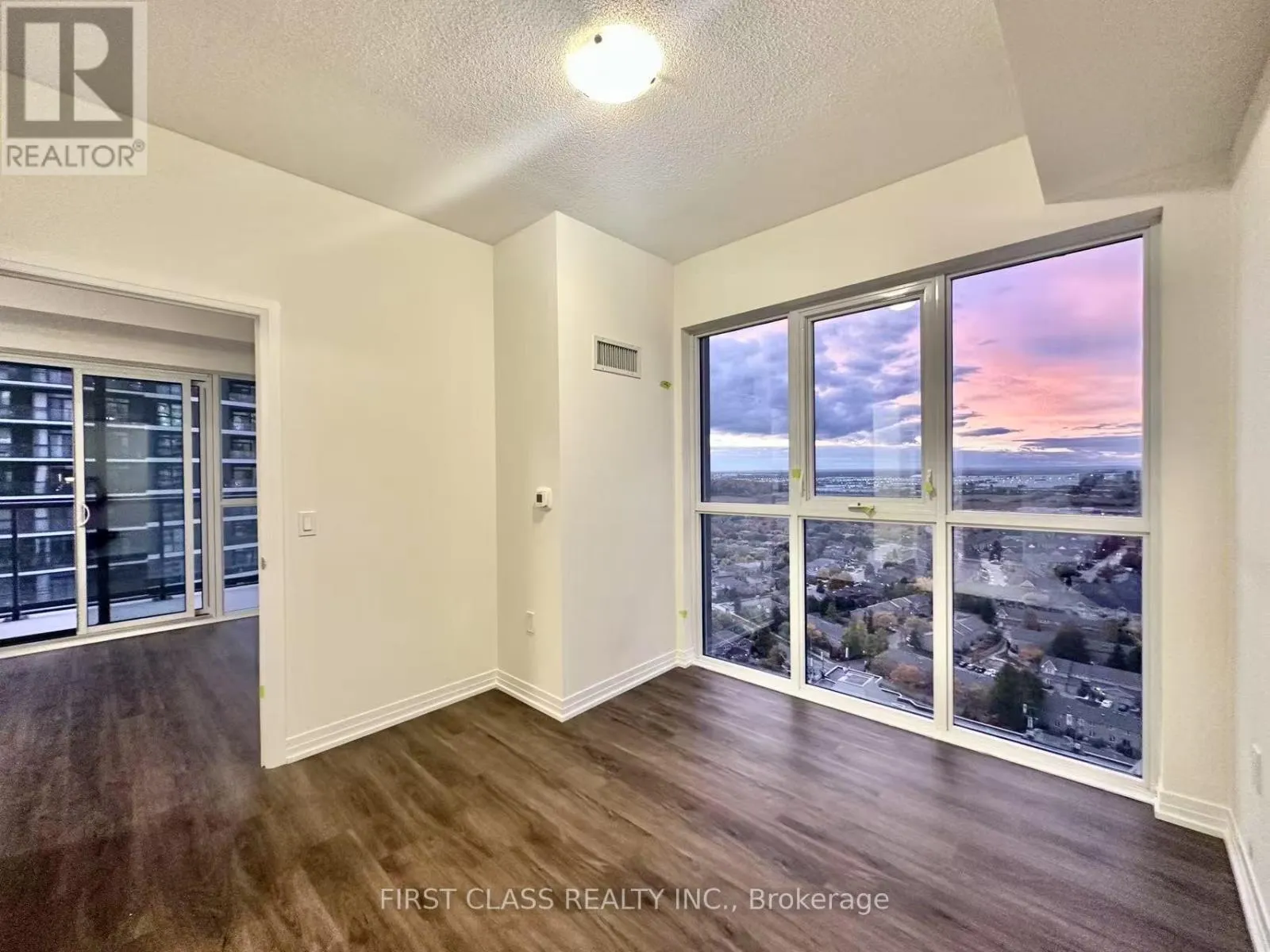 2706 - 15 WATERGARDEN DRIVE