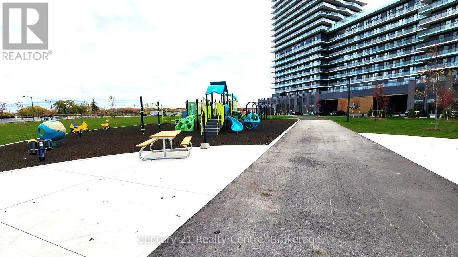 314 - 15 SKYRIDGE DRIVE