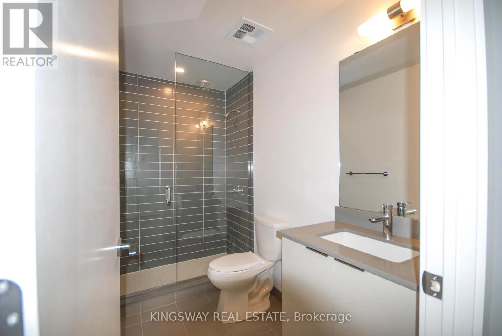 708 - 3071 TRAFALGAR ROAD