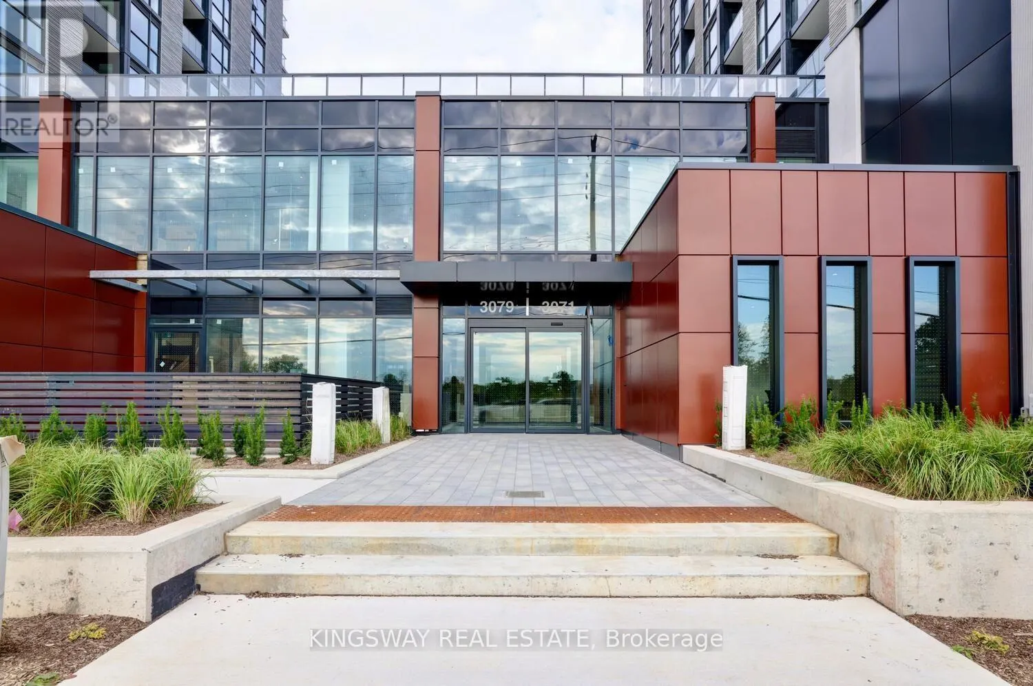 708 - 3071 TRAFALGAR ROAD