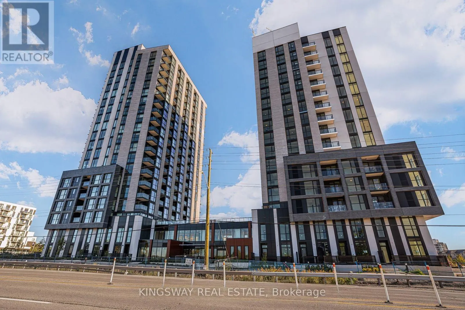 708 - 3071 TRAFALGAR ROAD