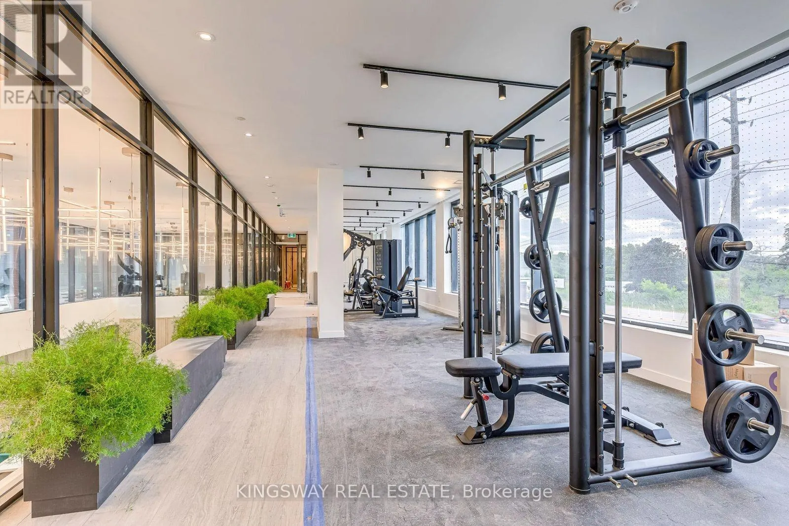 708 - 3071 TRAFALGAR ROAD