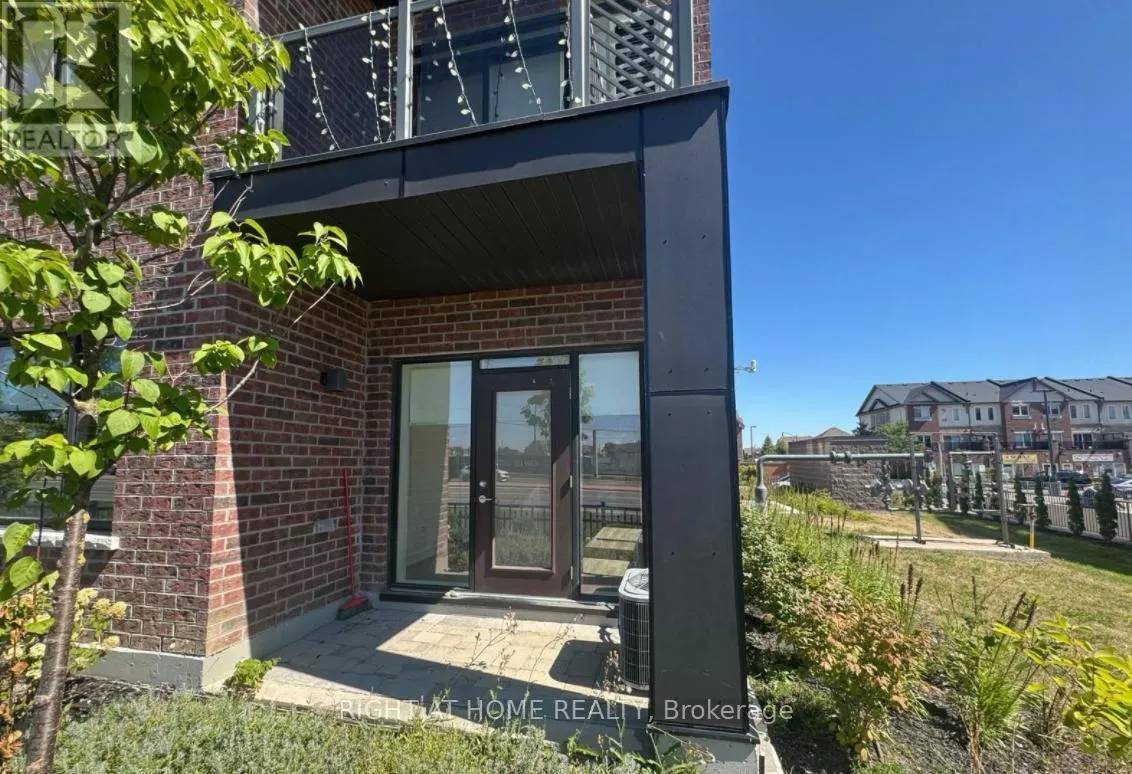 105 - 58 SKY HARBOUR DRIVE