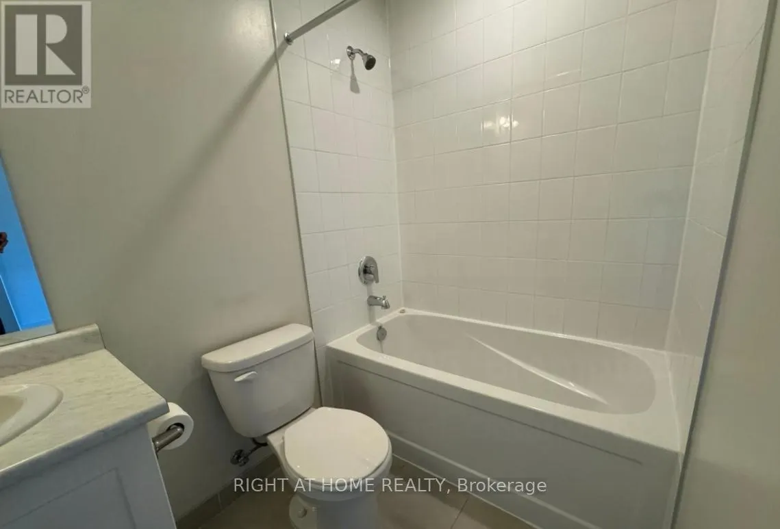 105 - 58 SKY HARBOUR DRIVE