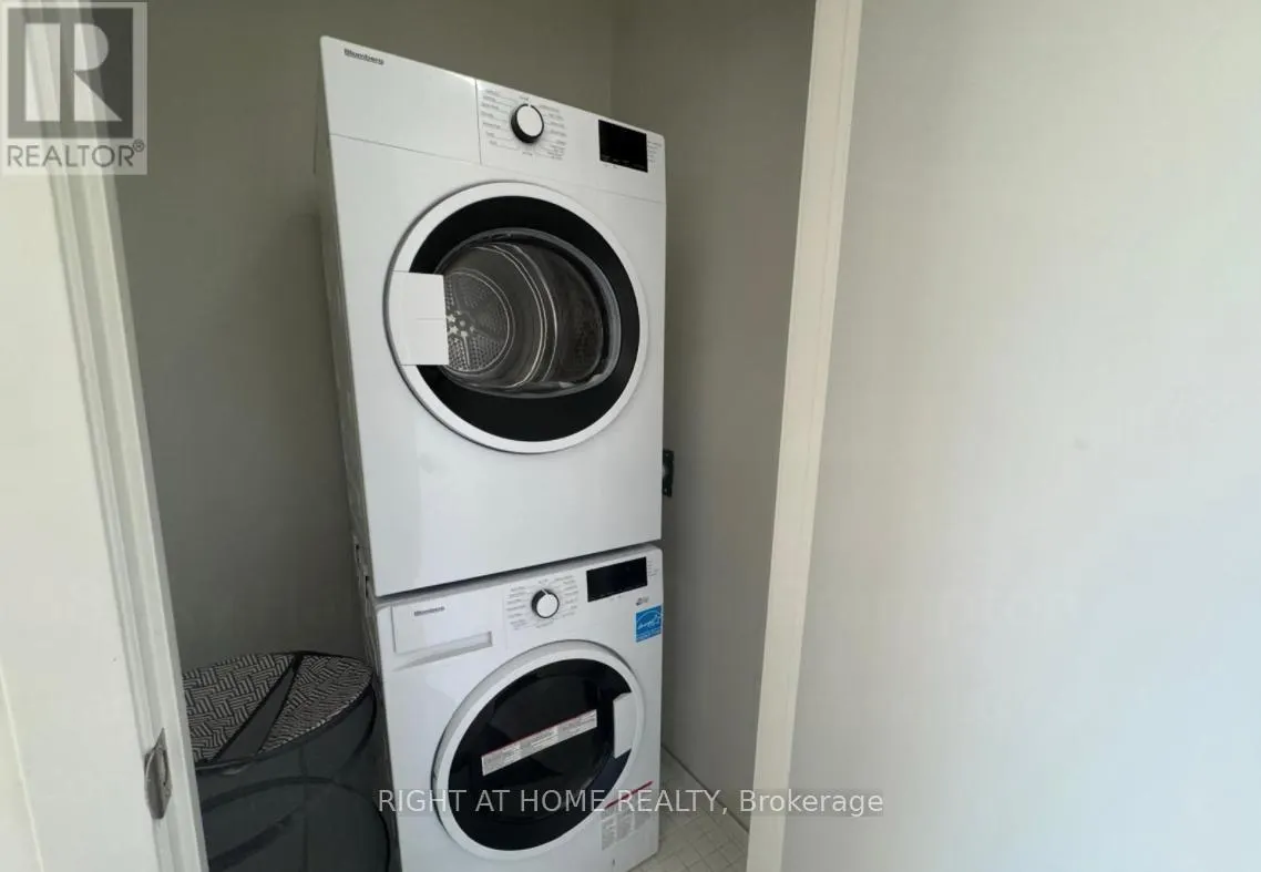 105 - 58 SKY HARBOUR DRIVE