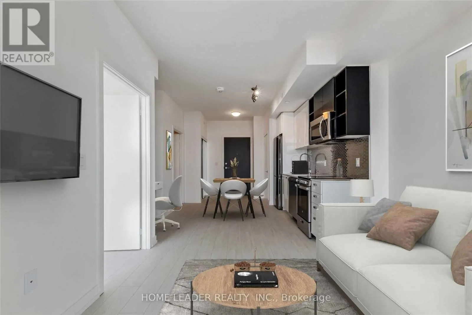 803 - 10 DE BOERS DRIVE