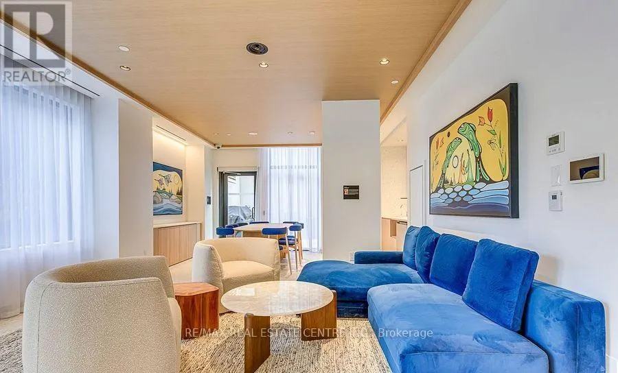 908 - 395 SQUARE ONE DRIVE