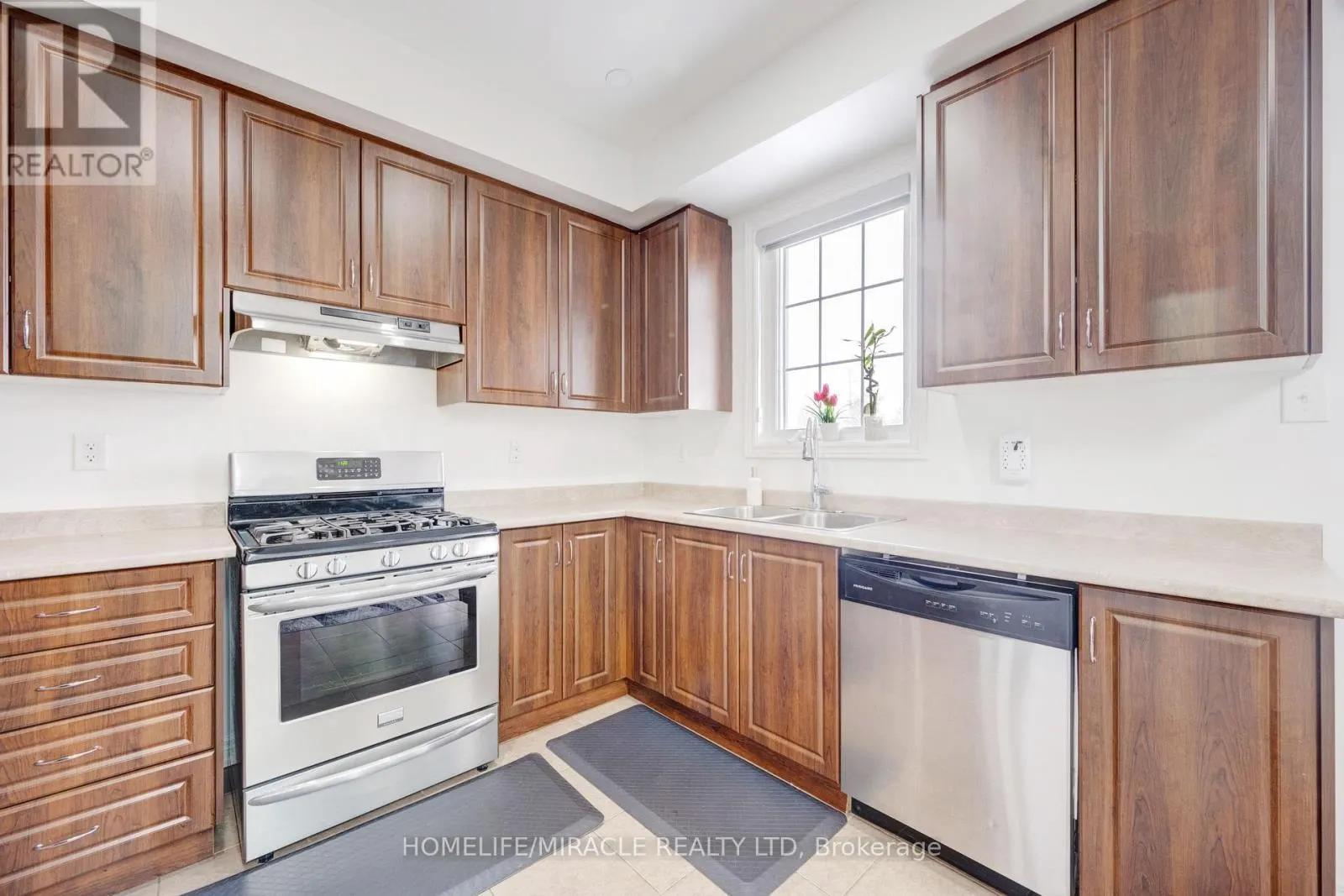 46 SEA DRIFTER CRESCENT