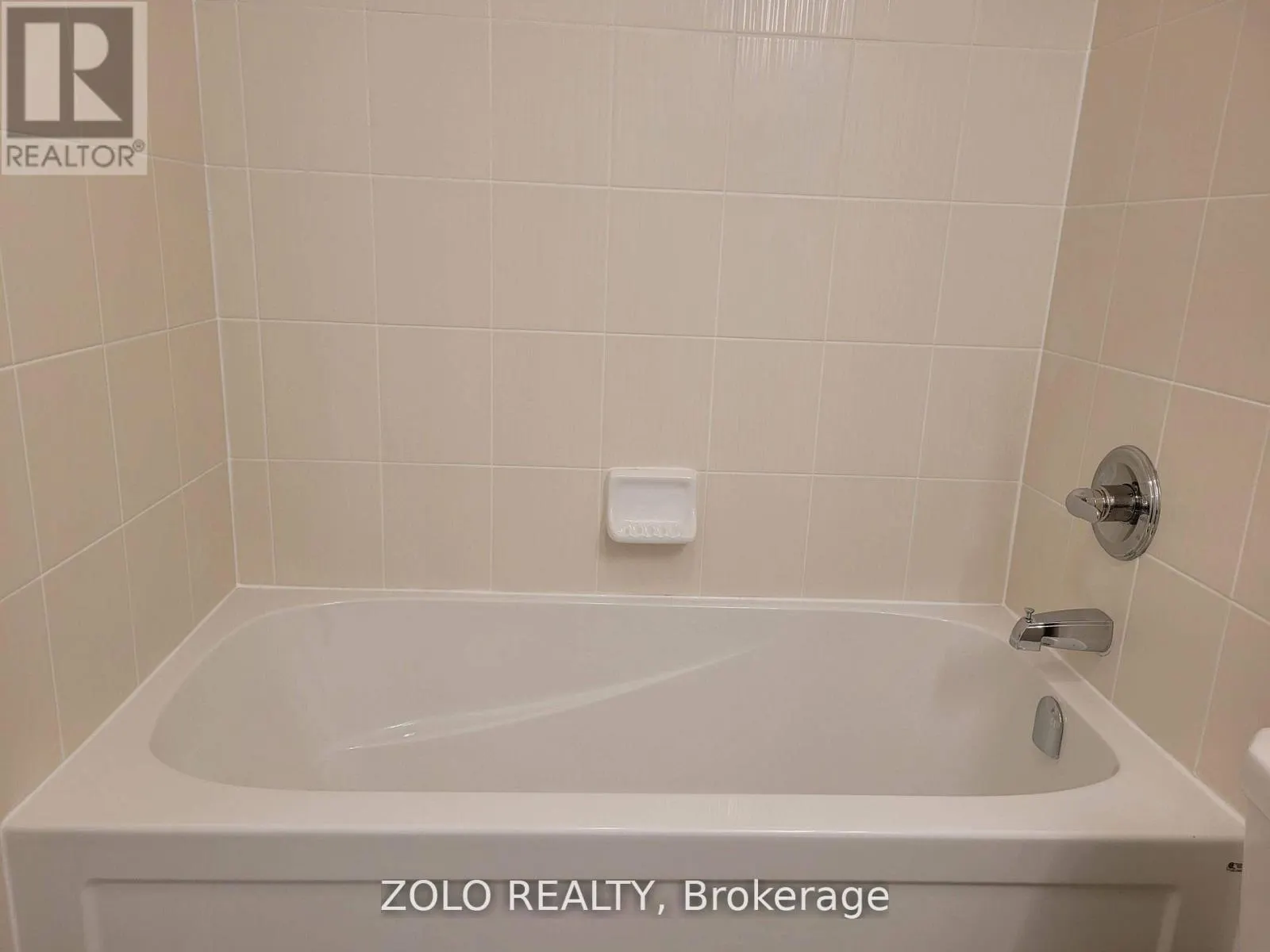 28 REMEMBRANCE ROAD S