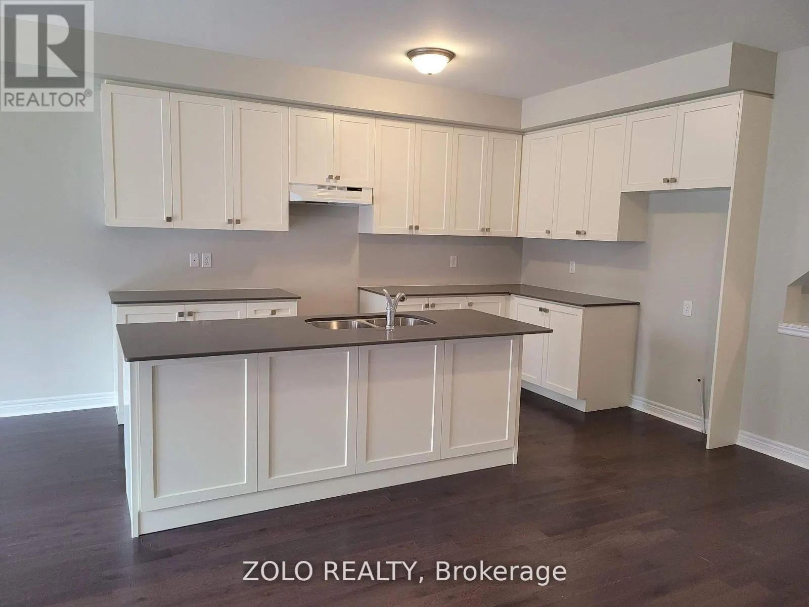 28 REMEMBRANCE ROAD S