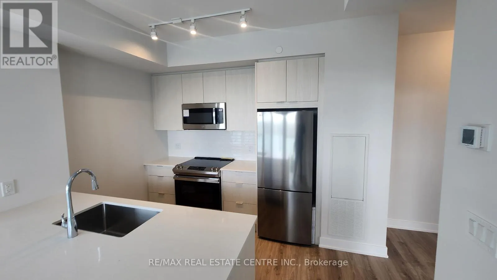 1308 - 430 SQUARE ONE DRIVE