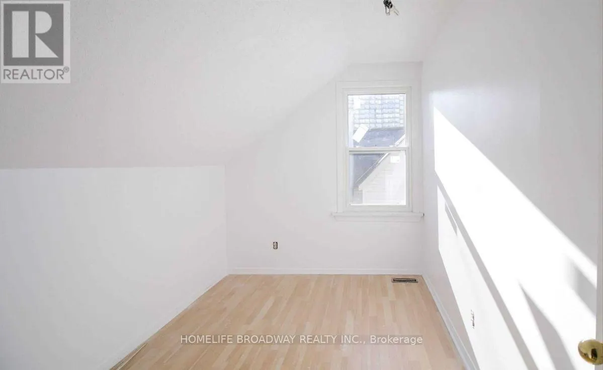 1354 CAROLINE STREET