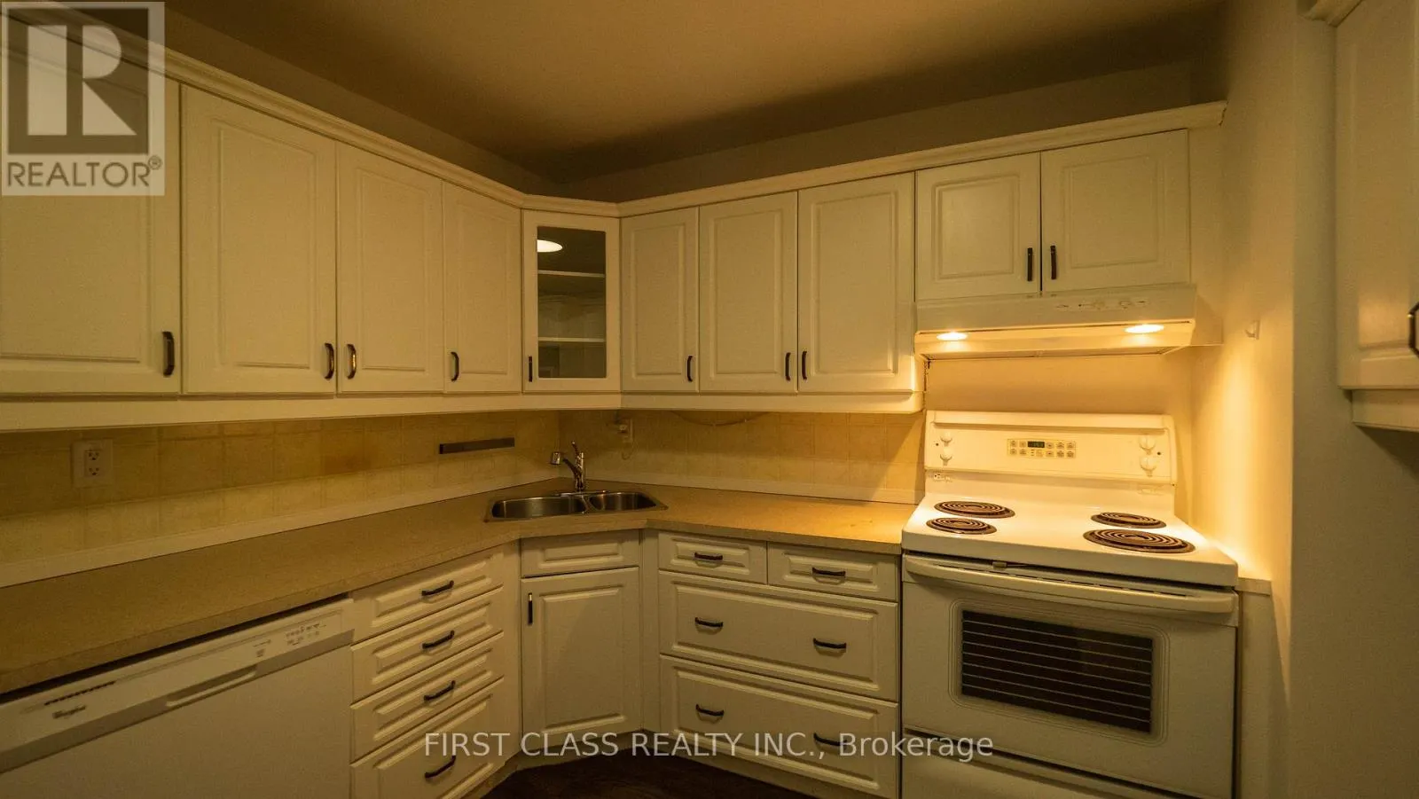 602 - 2323 CONFEDERATION PARKWAY