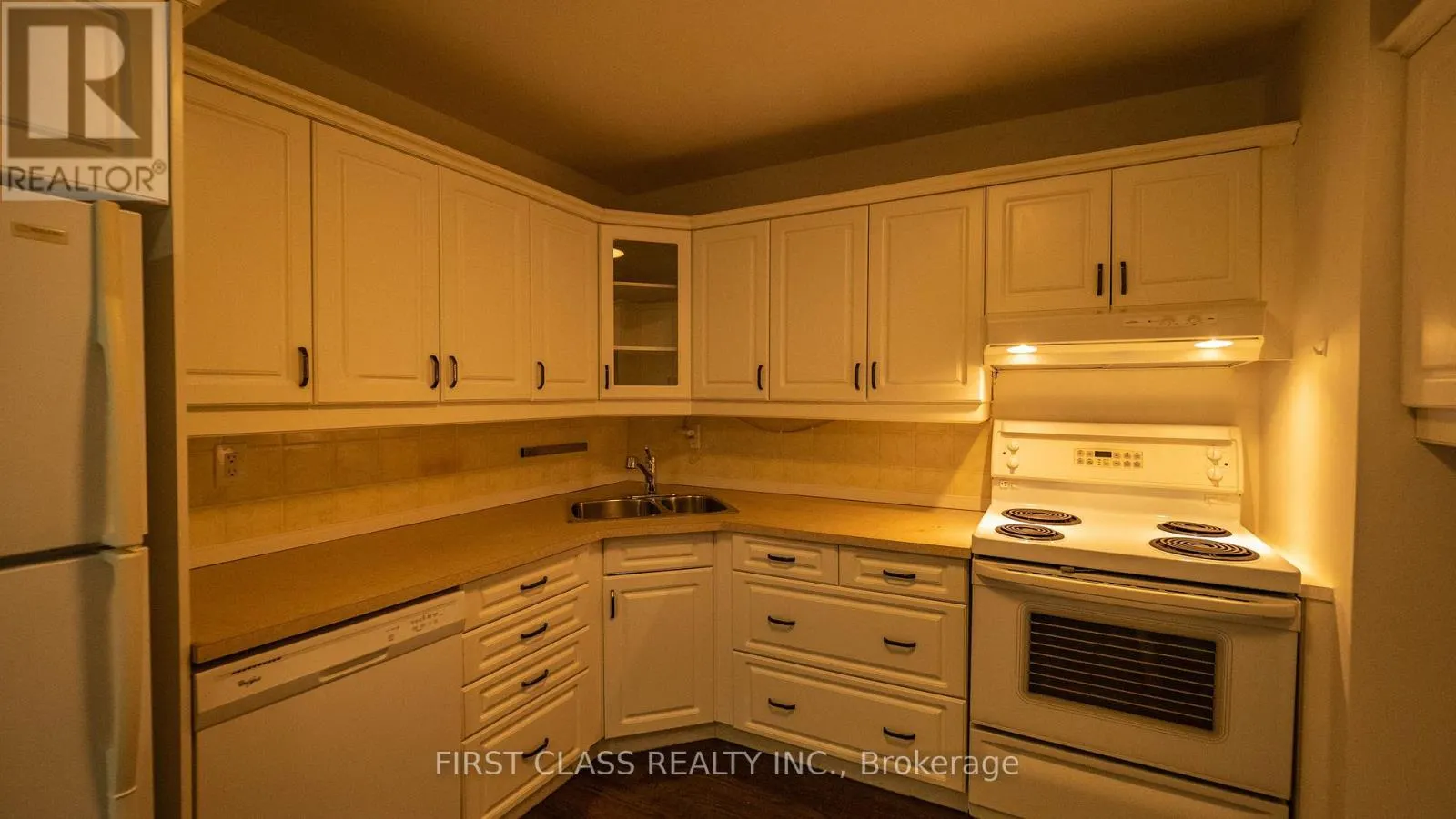 602 - 2323 CONFEDERATION PARKWAY