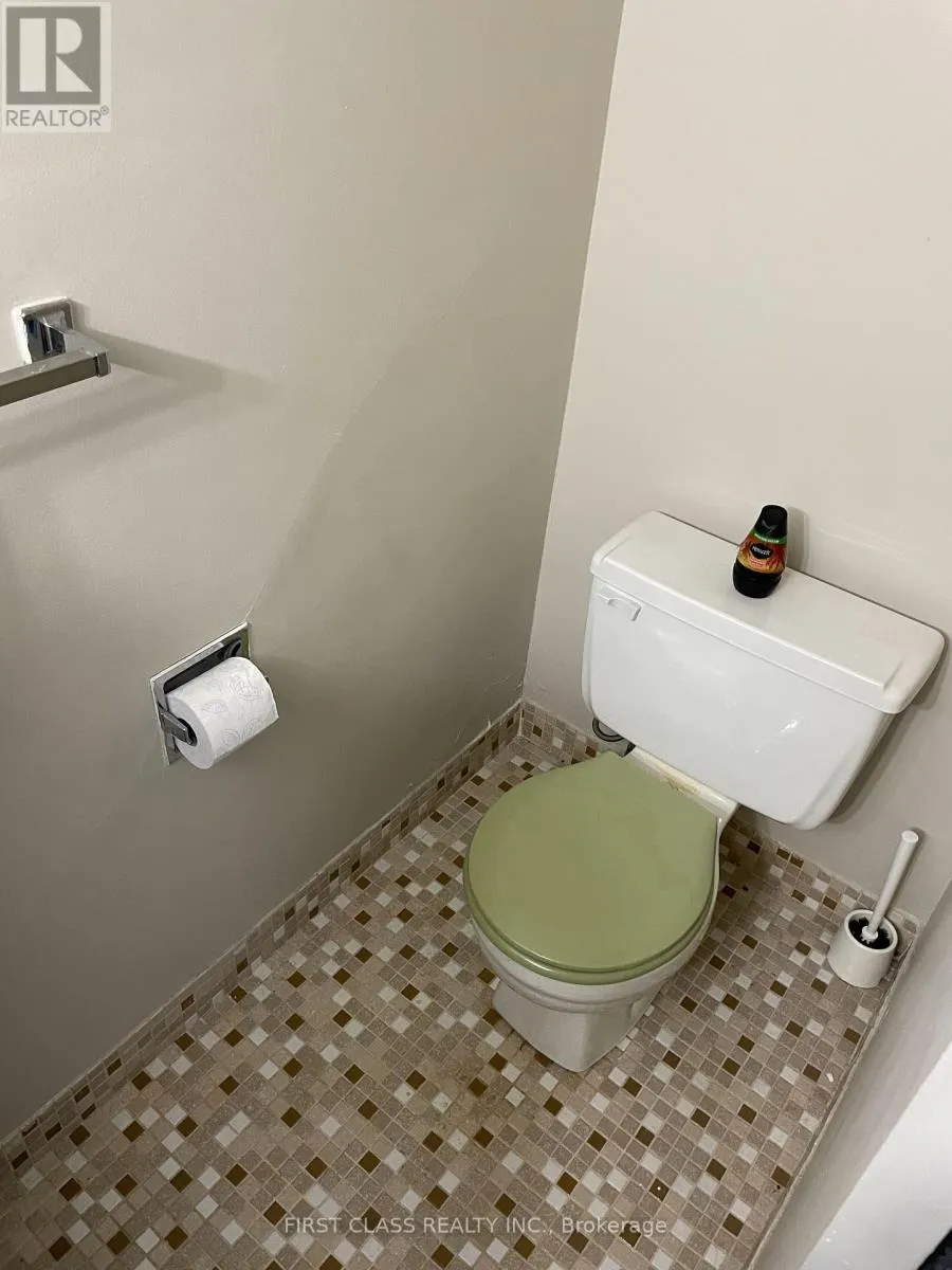 602 - 2323 CONFEDERATION PARKWAY